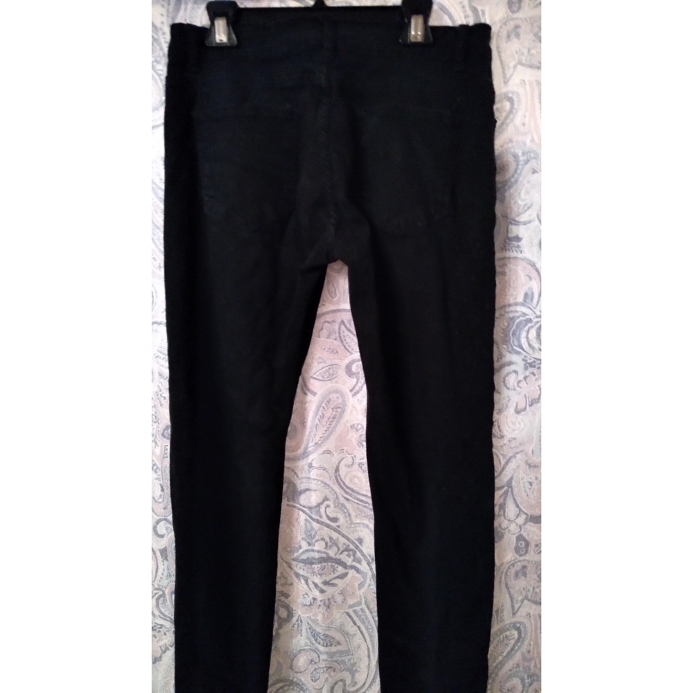 Distressed Jeans - Picture 2 of 3